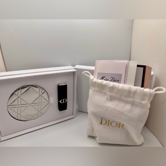 Dior Exquisite Silver Compact Mirror w/lipstick & samples - Picture 2 of 6
